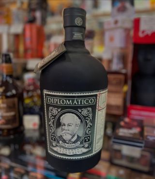 DIPLOMATICO RESERVA EXCLUSIVA 3L Pro chvíle, kdy si chcete dopřát to nejlepší! Nenechte si ujít velkou láhev Diplomatico...