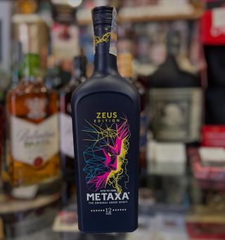 METAXA 12* ZEUS Limitovaná edice METAXA 12* ZEUS. Zahrnuje cenné vinné destiláty, které zrají 12 let v dubových sudech....